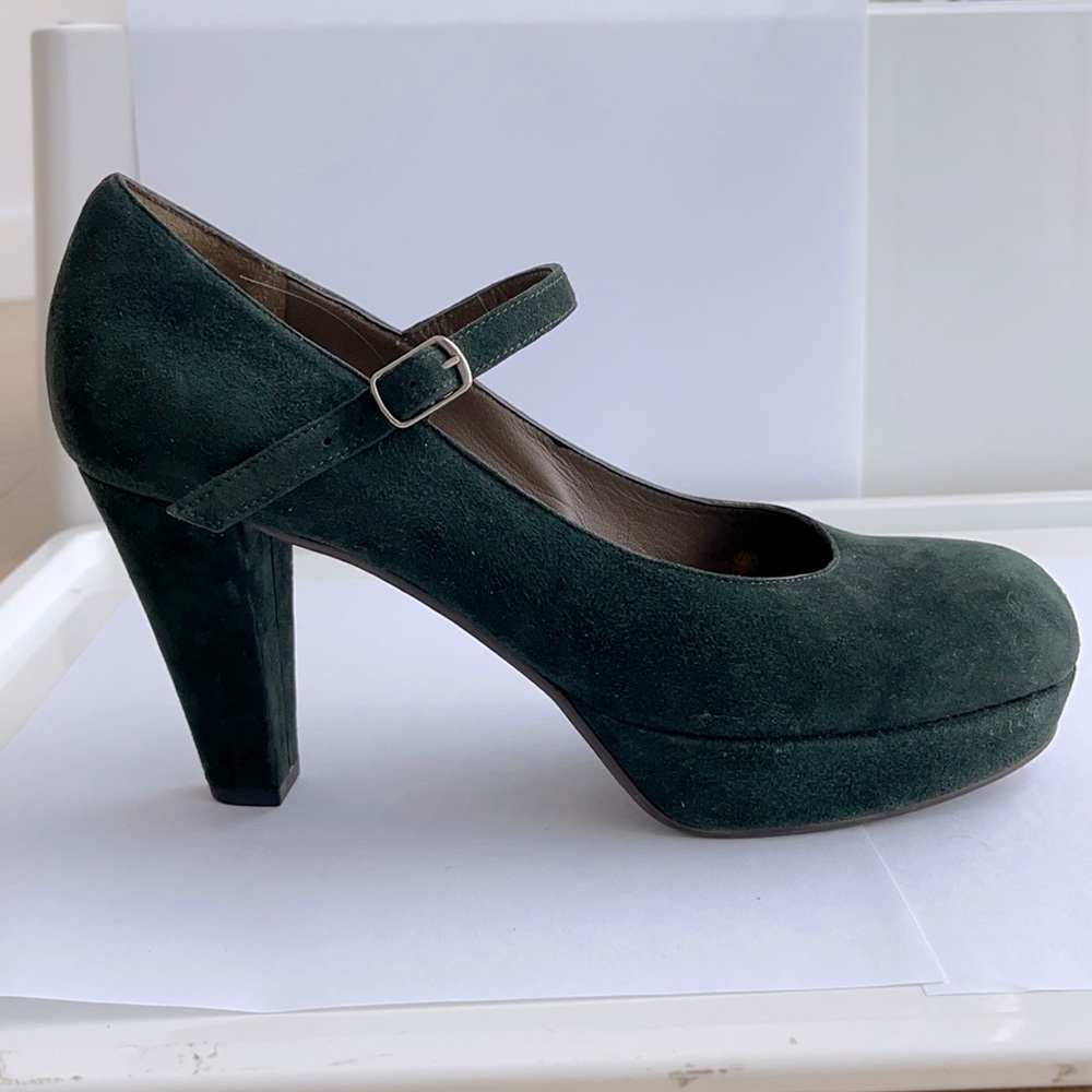 Marni suede forest green platform pumps.